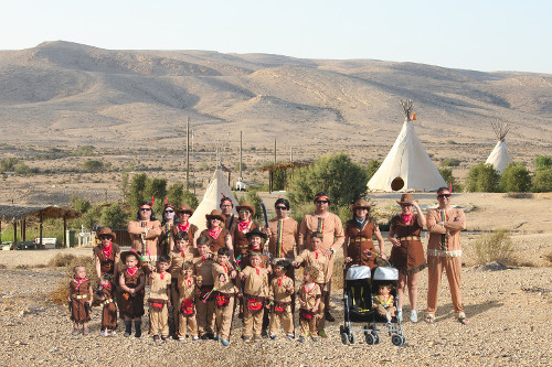 Pako-Jones en el campamento